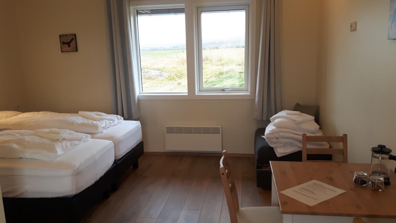 Hjartarstathir Guesthouse Eidar Bagian luar foto