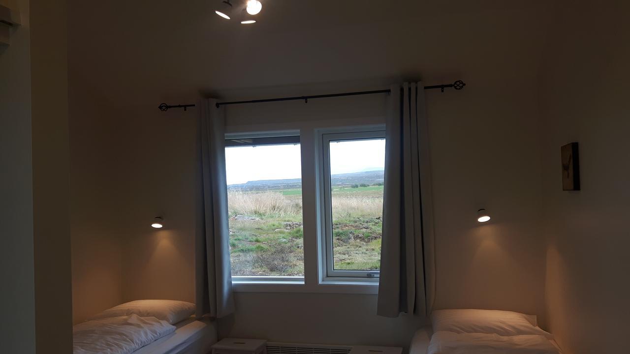 Hjartarstathir Guesthouse Eidar Bagian luar foto
