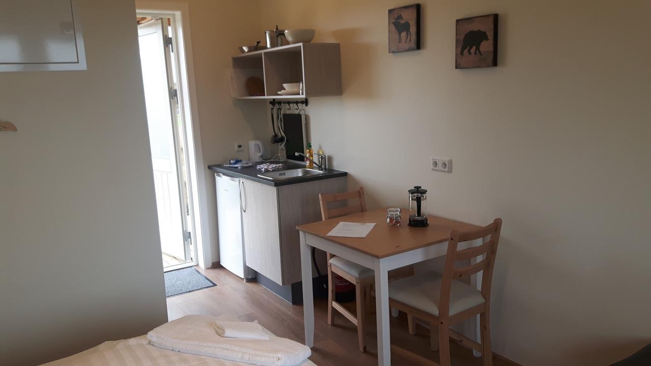Hjartarstathir Guesthouse Eidar Bagian luar foto