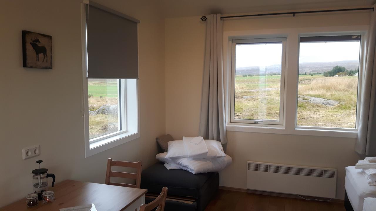 Hjartarstathir Guesthouse Eidar Bagian luar foto