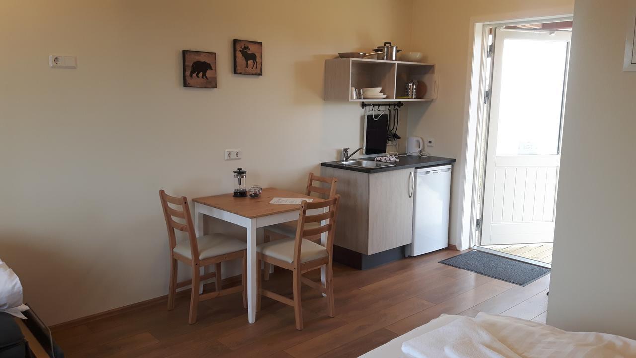 Hjartarstathir Guesthouse Eidar Bagian luar foto