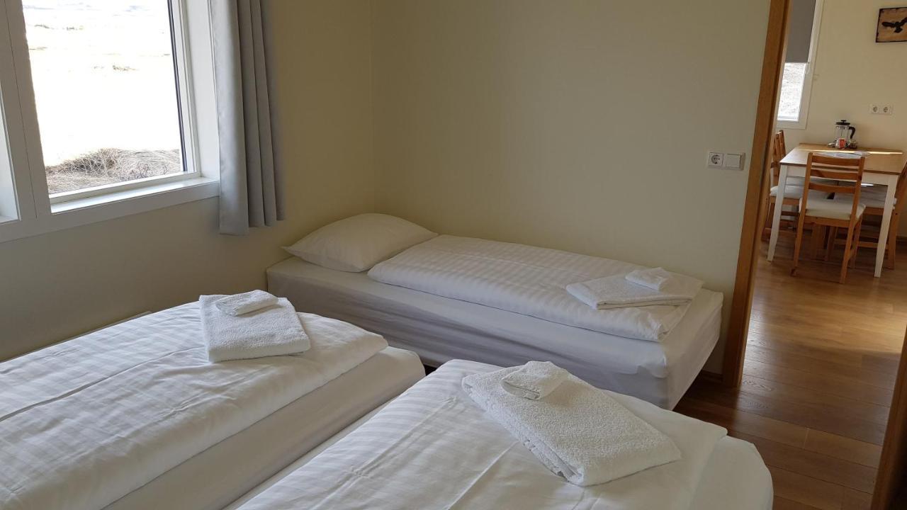 Hjartarstathir Guesthouse Eidar Bagian luar foto