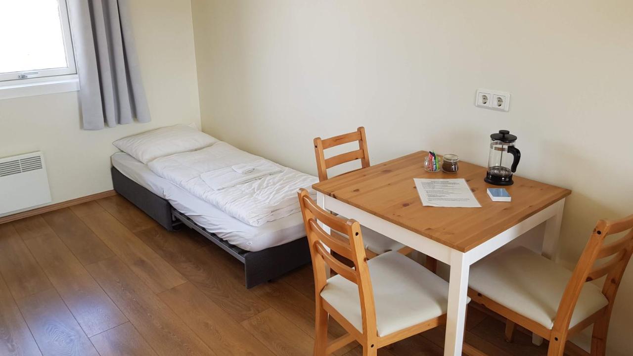Hjartarstathir Guesthouse Eidar Bagian luar foto